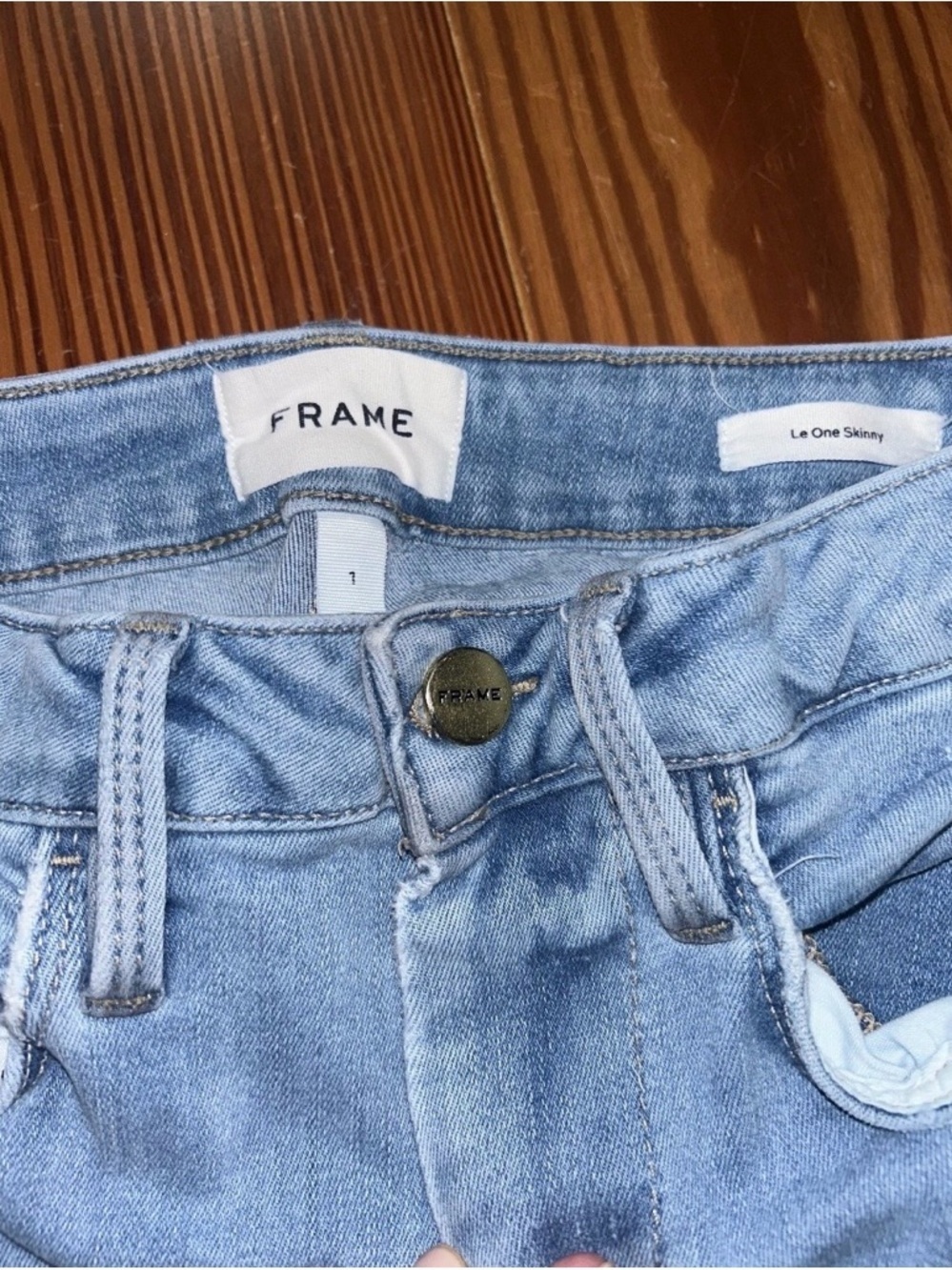 FRAME Le One Skinny Jeans, light wash - Picture 3 of 6